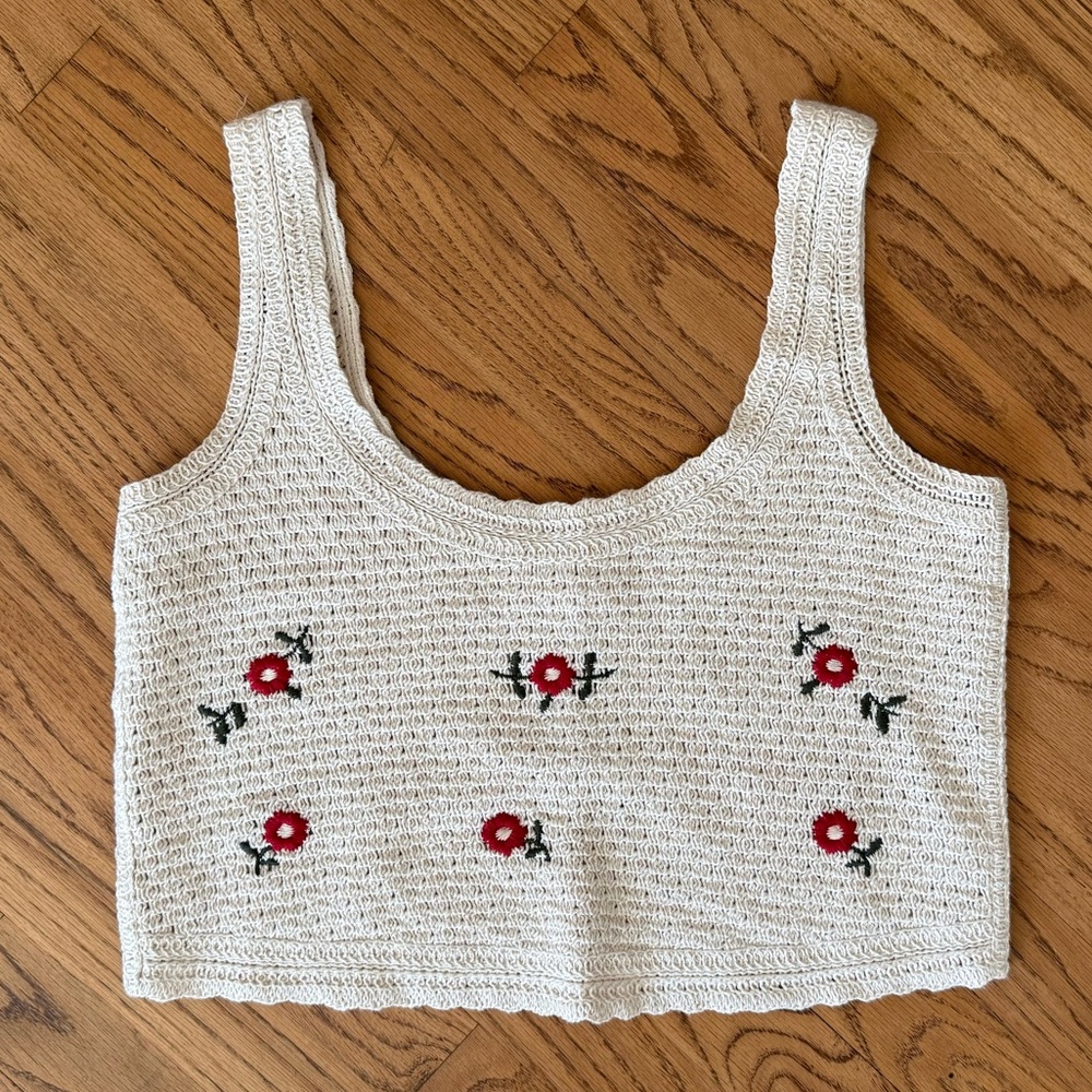 Sézane White Knit Crop Top with Red Floral Embroidery